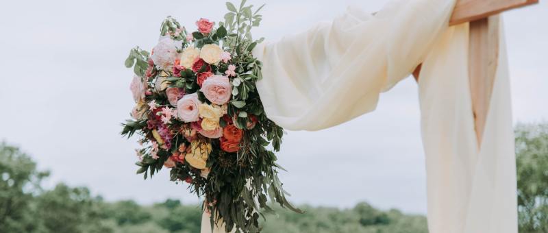 Rooted Weddings | Wedding Officiant | Photo by Samantha Gades Unsplash